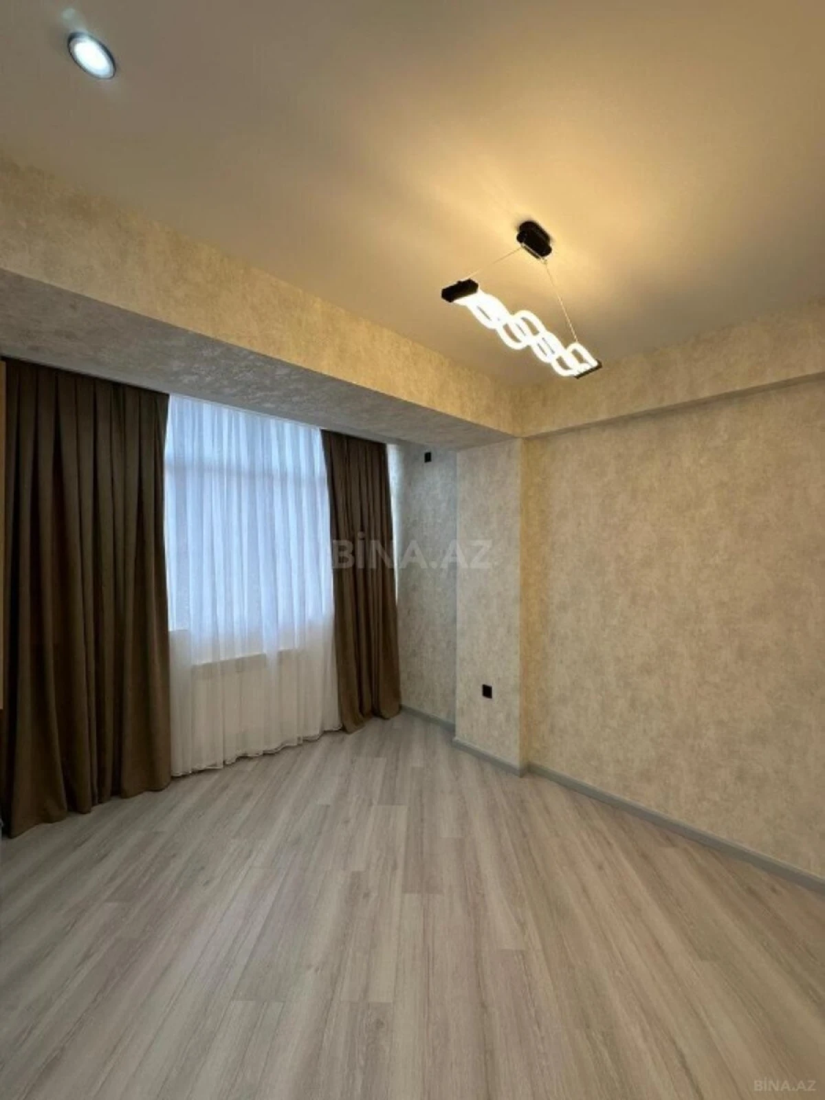 Satılır 3 otaqlı mənzil 88 m²