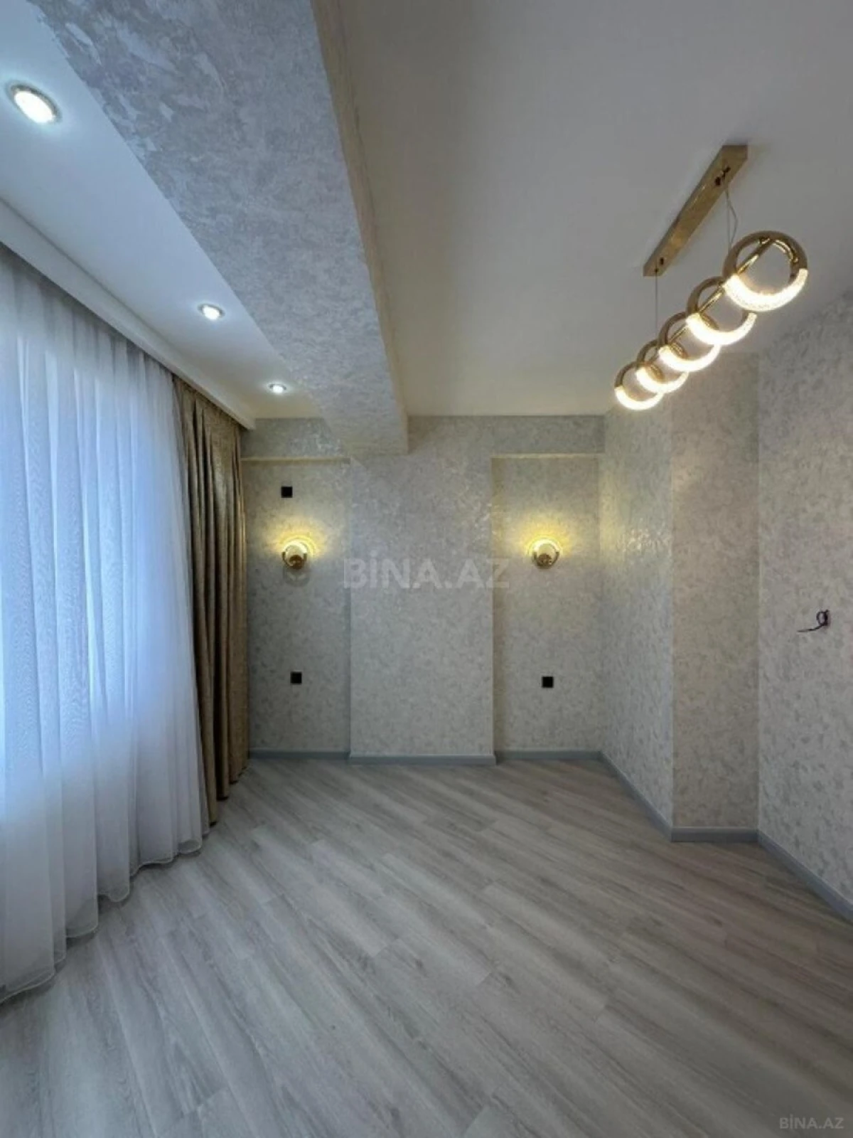 Satılır 3 otaqlı mənzil 88 m²