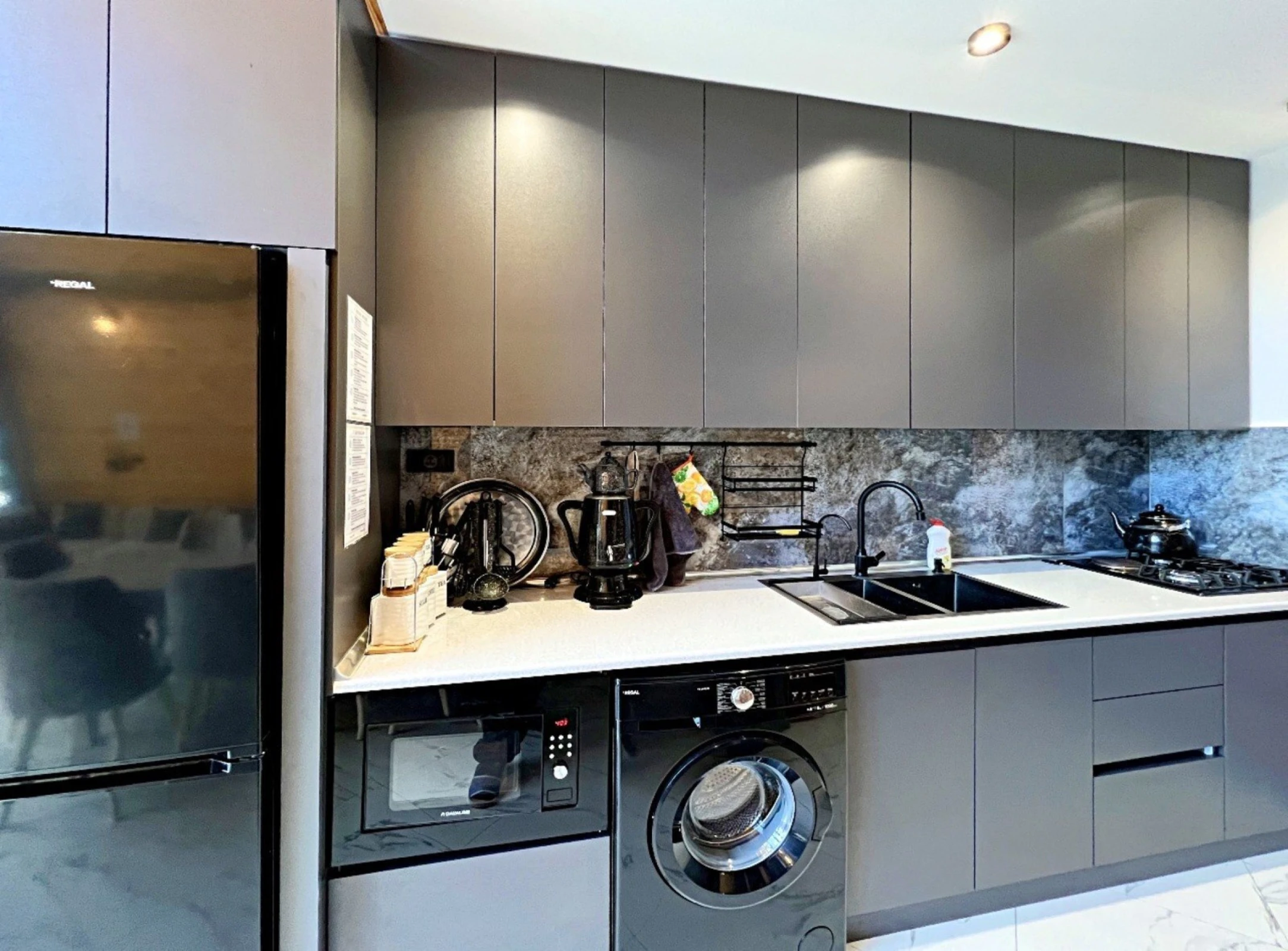 Satılır 5 otaqlı həyət evi 244 m²