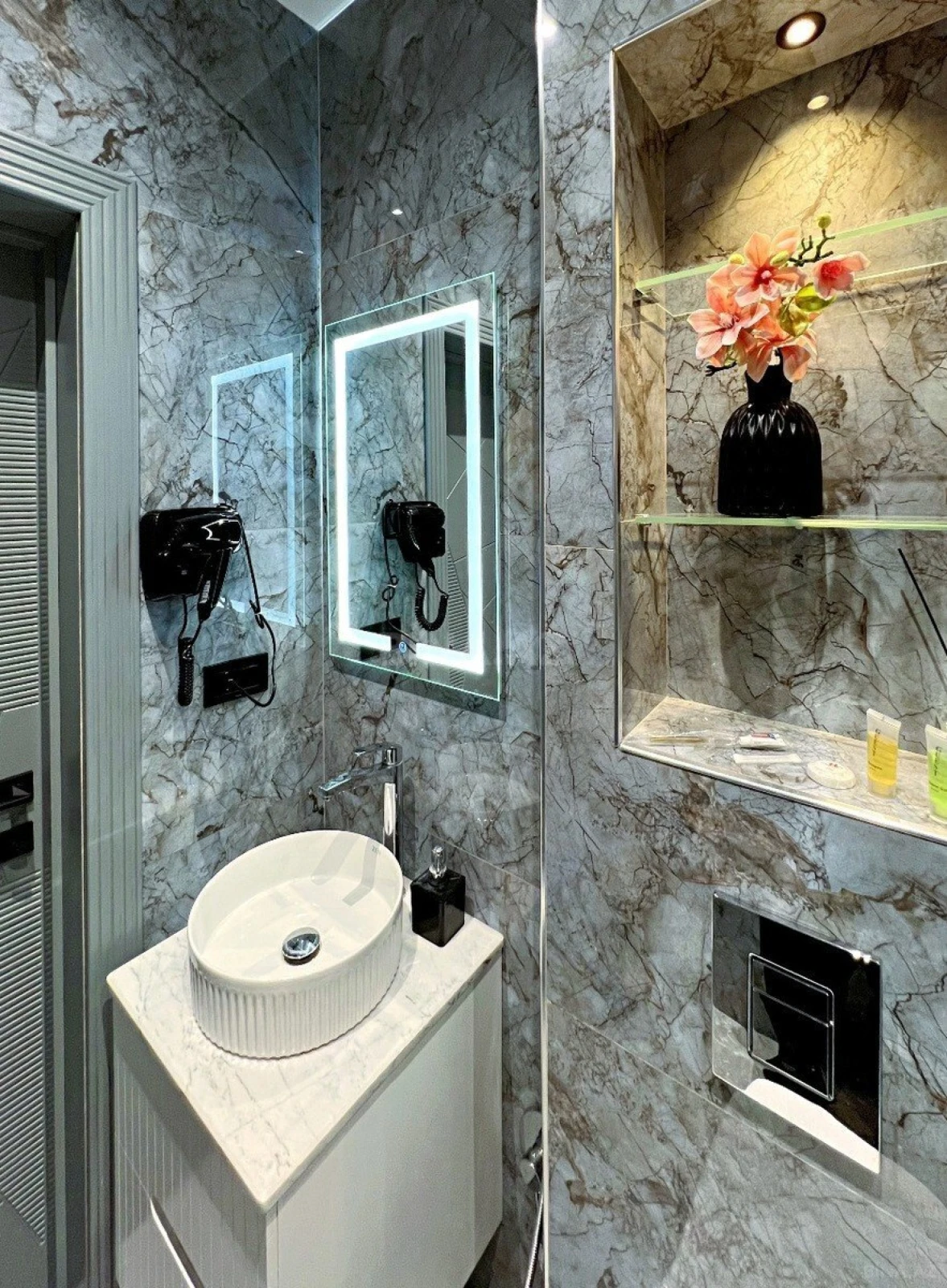 Satılır 5 otaqlı həyət evi 244 m²