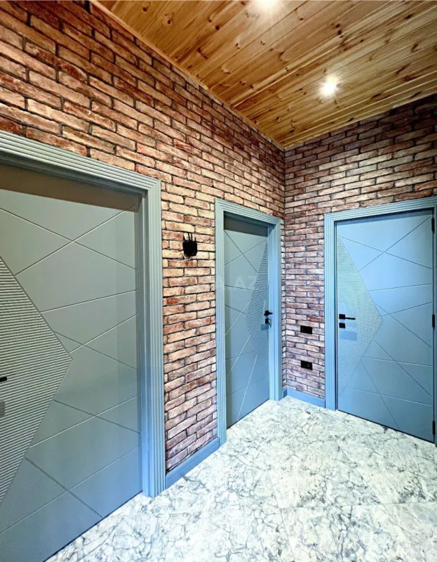 Satılır 5 otaqlı həyət evi 244 m²