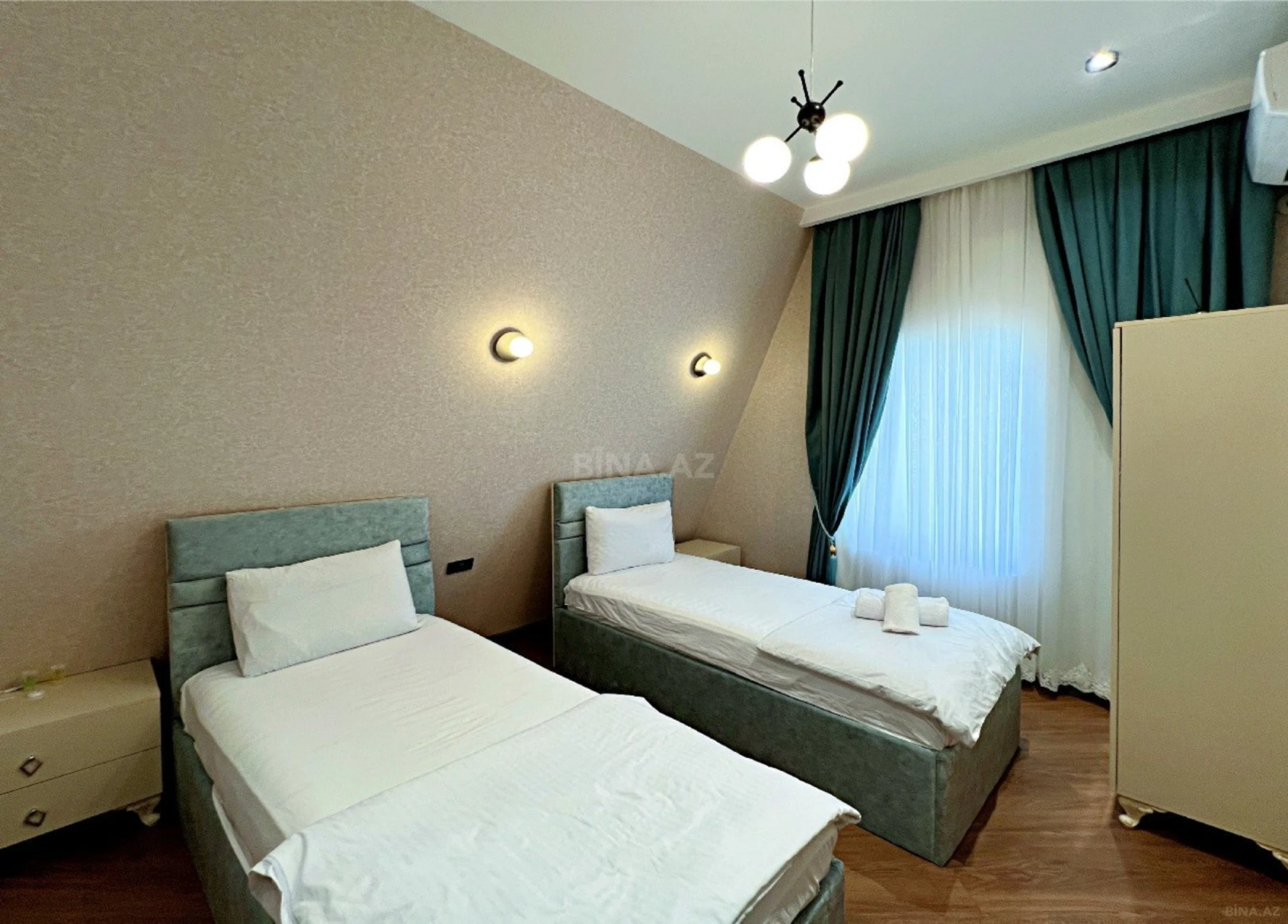 Satılır 5 otaqlı həyət evi 244 m²