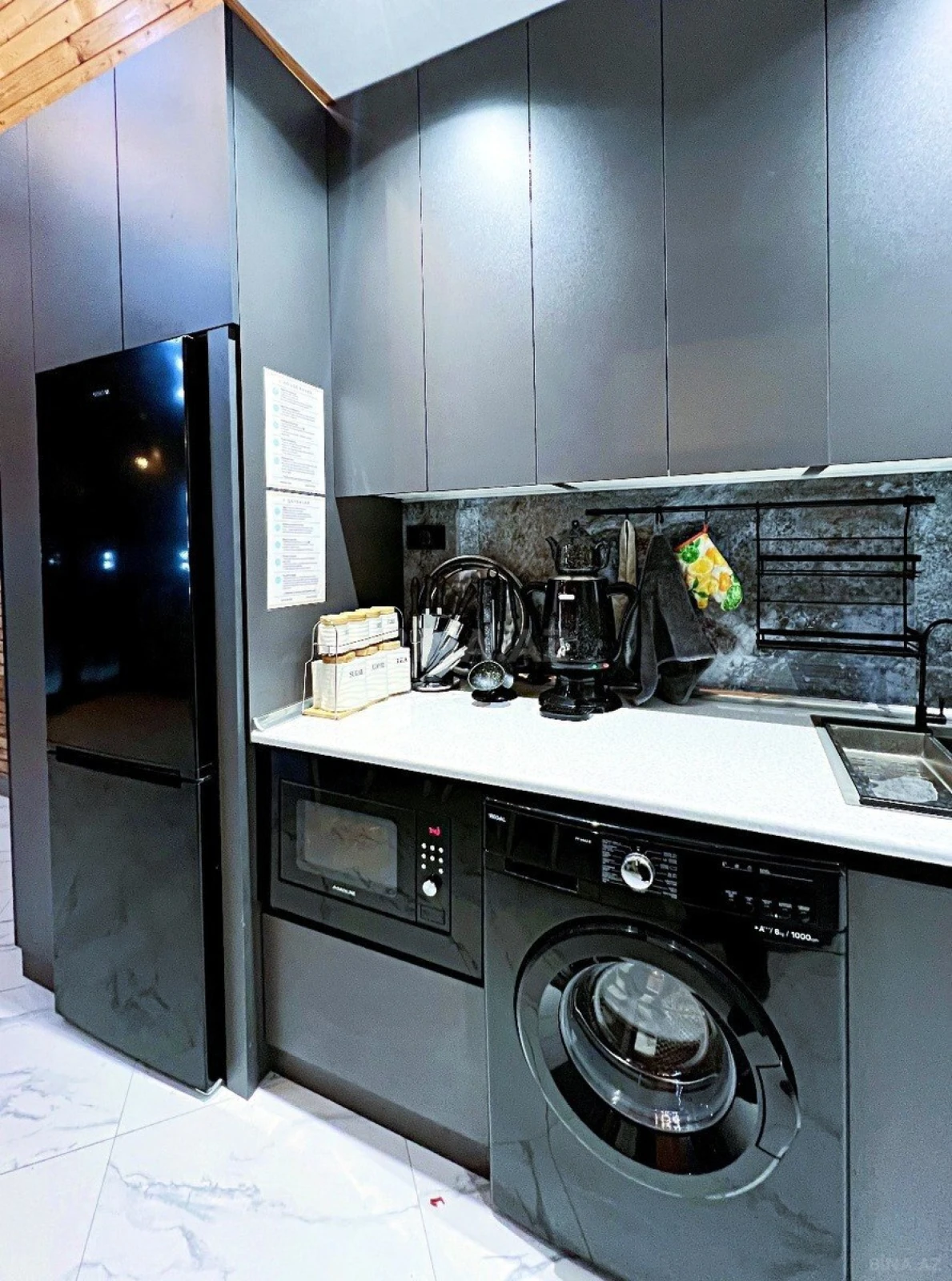 Satılır 5 otaqlı həyət evi 244 m²