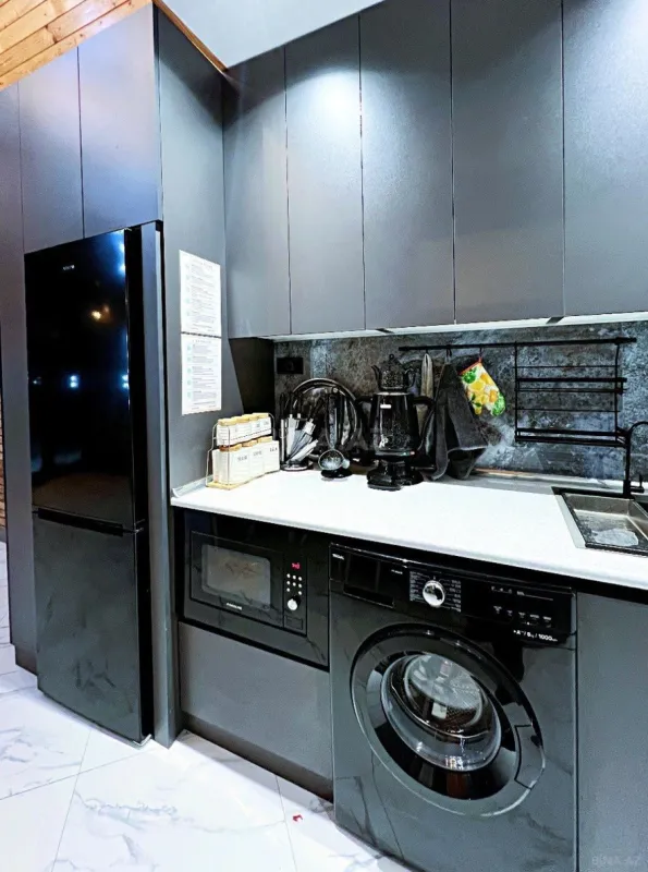 Satılır 5 otaqlı həyət evi 244 m²