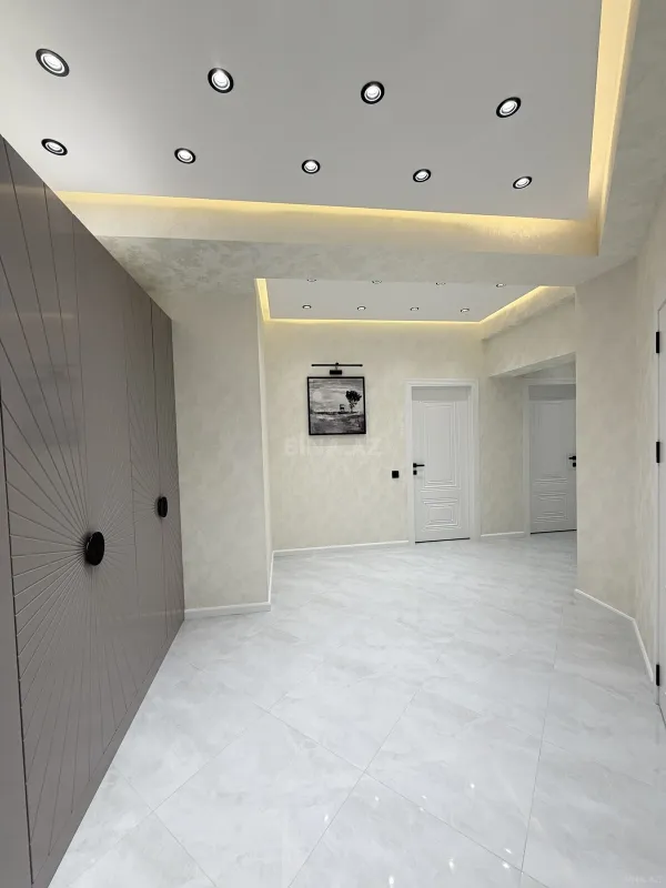 Satılır 3 otaqlı mənzil 107 m²