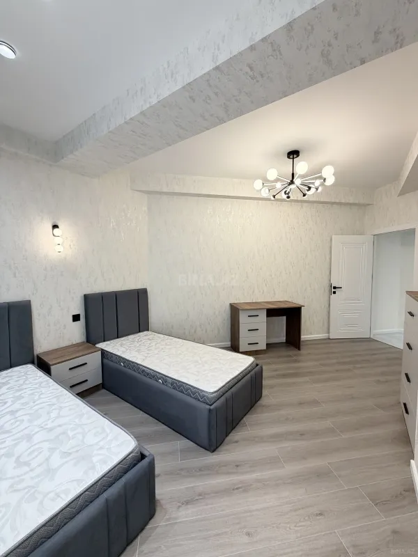 Satılır 3 otaqlı mənzil 107 m²