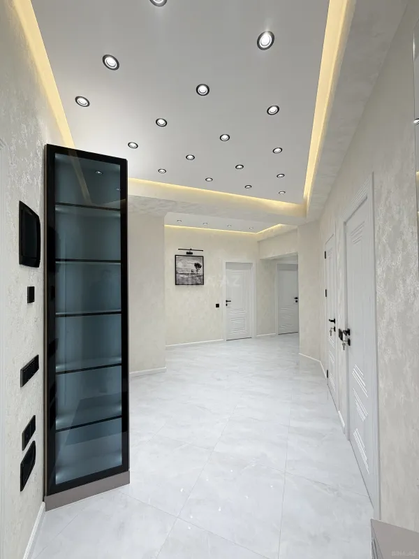 Satılır 3 otaqlı mənzil 107 m²