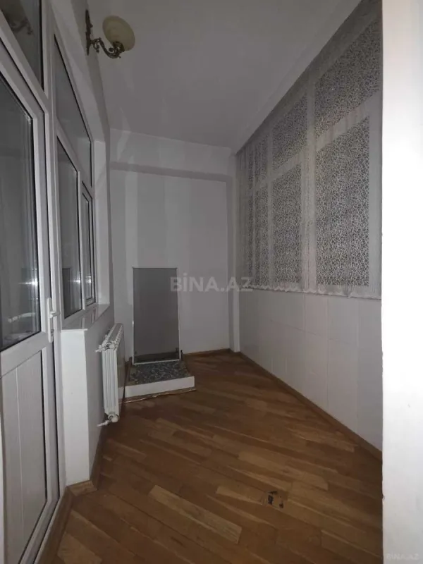 Satılır 3 otaqlı mənzil 105.6 m²
