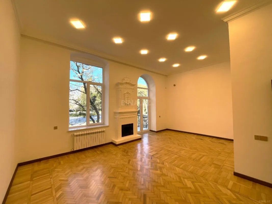 Kirayə verilir 3 otaqlı ofis 115 m²