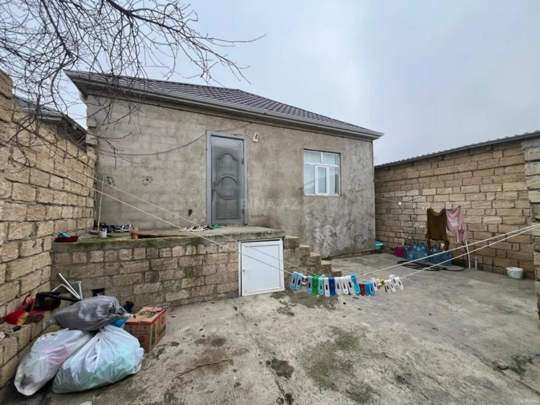 Satılır 3 otaqlı həyət evi 100 m²