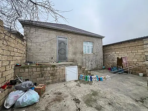 Satılır 3 otaqlı həyət evi 100 m²