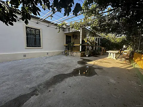 Satılır 4 otaqlı həyət evi 120 m²