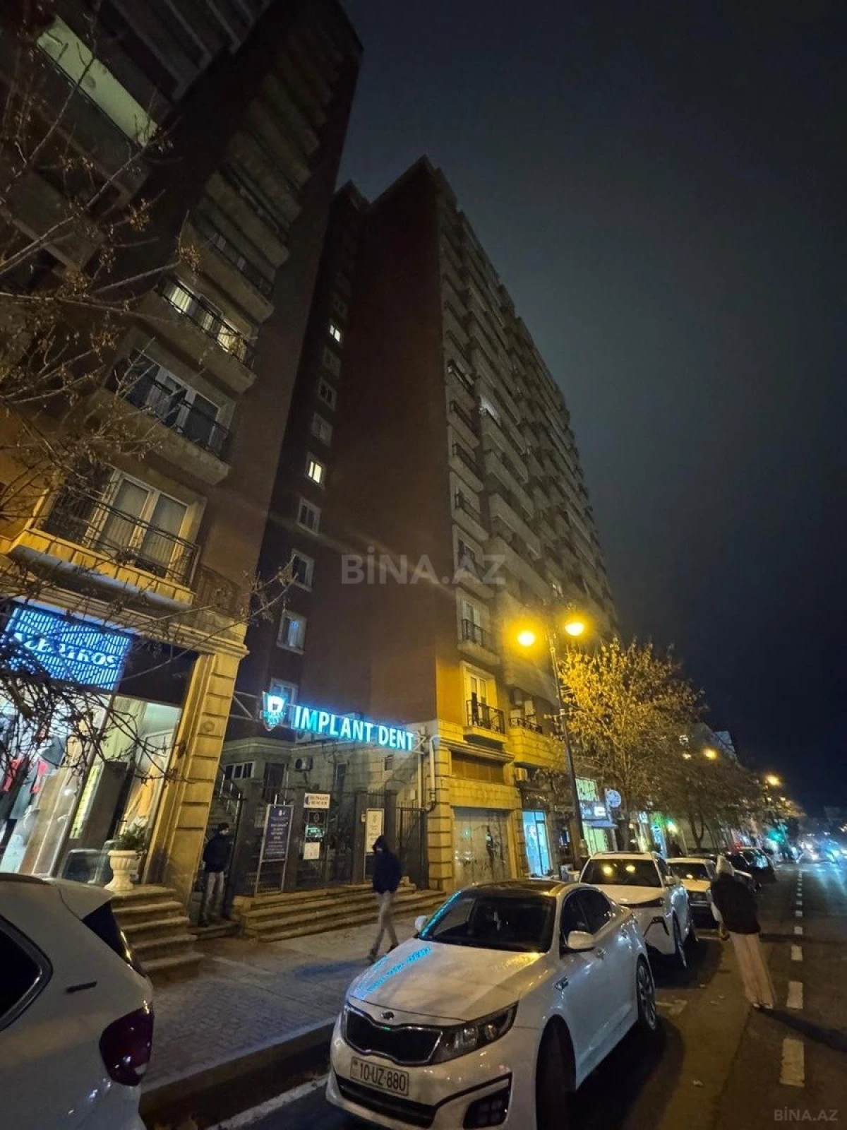 Satılır 4 otaqlı mənzil 200 m²