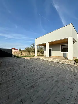 Satılır 5 otaqlı həyət evi 170 m²