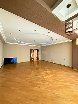 Satılır 4 otaqlı mənzil 223 m²
