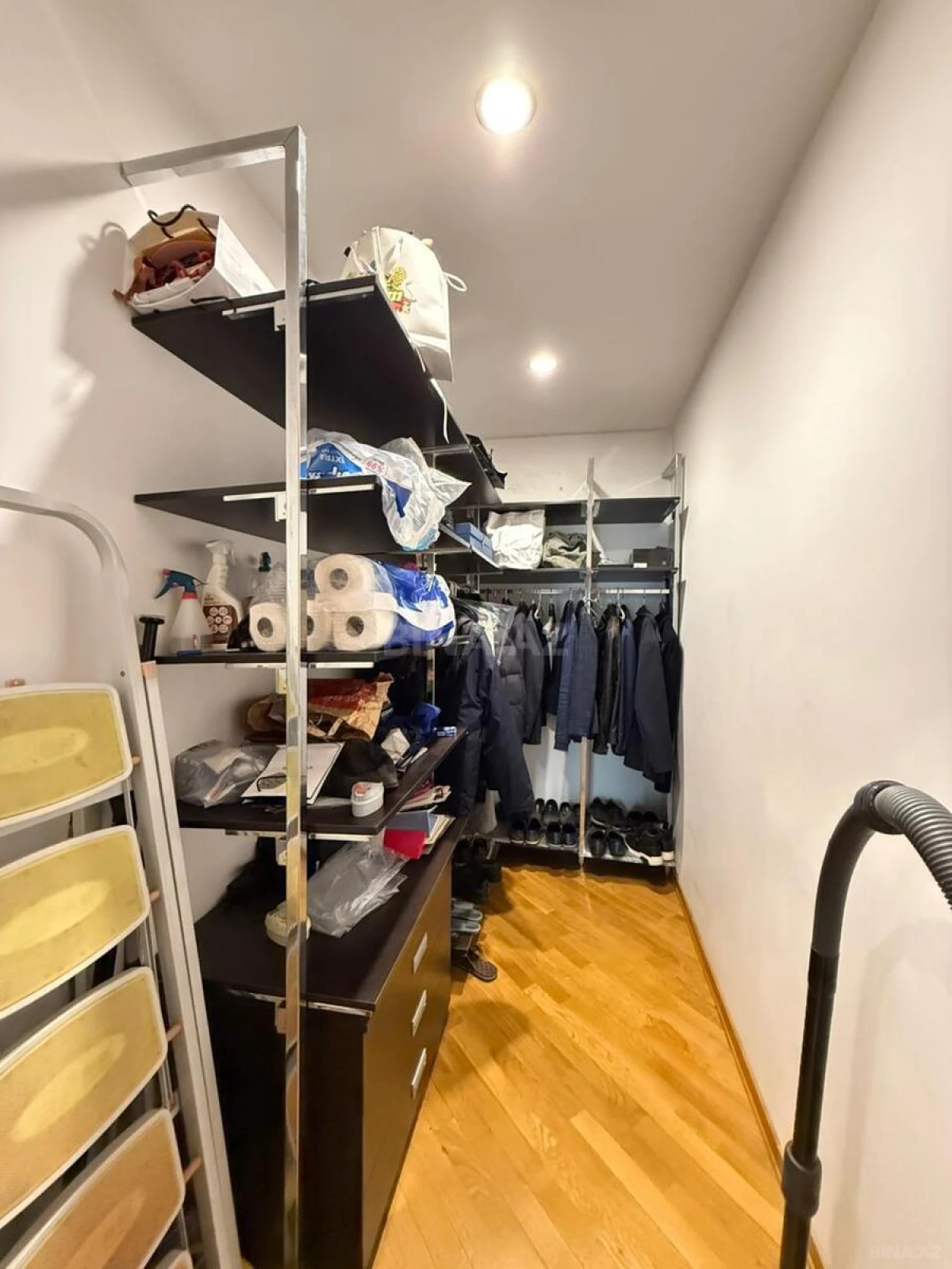 Satılır 4 otaqlı mənzil 223 m²