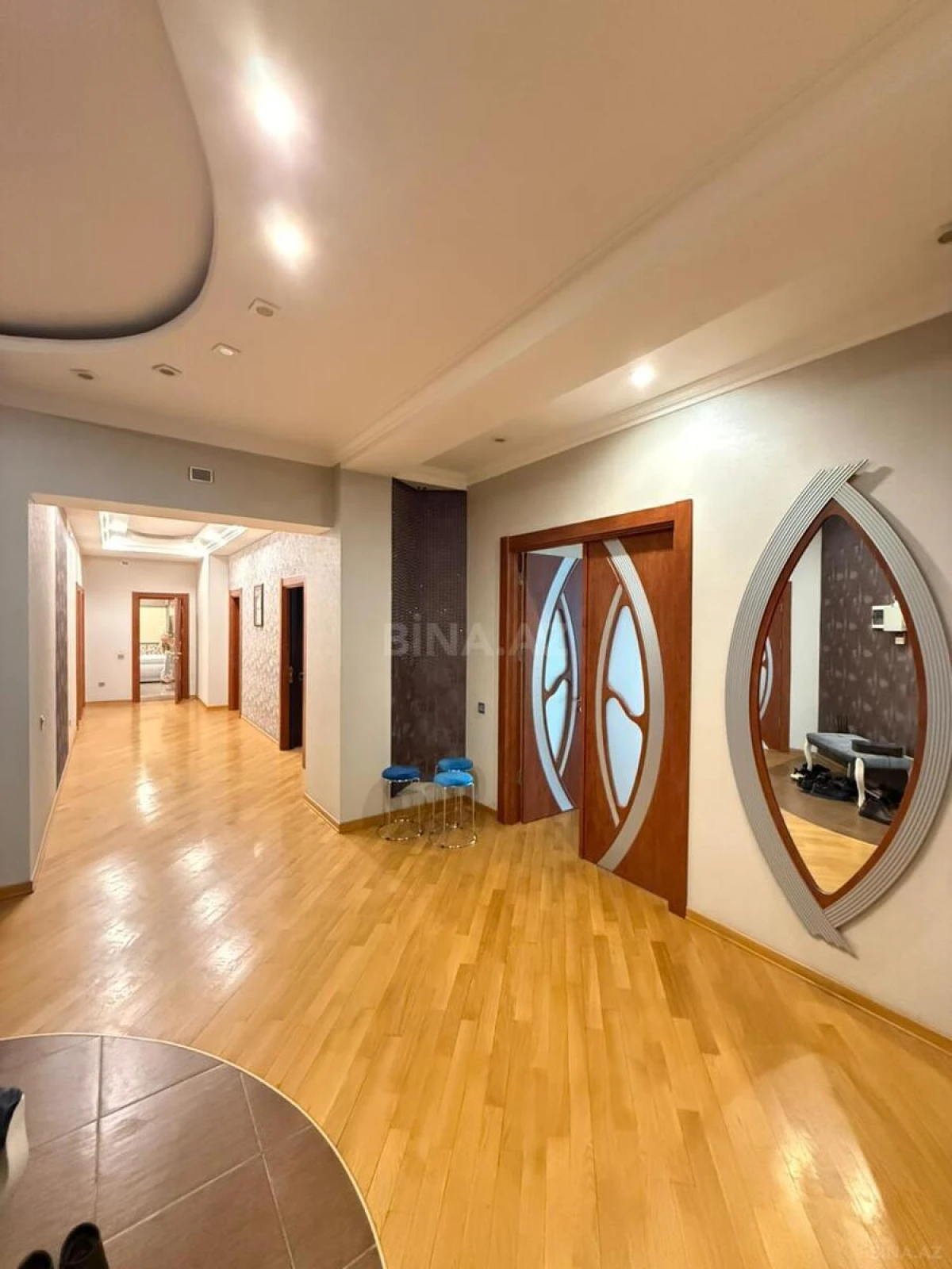 Satılır 4 otaqlı mənzil 223 m²