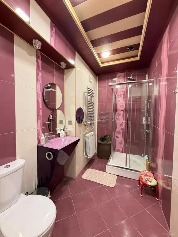 Satılır 4 otaqlı mənzil 223 m²