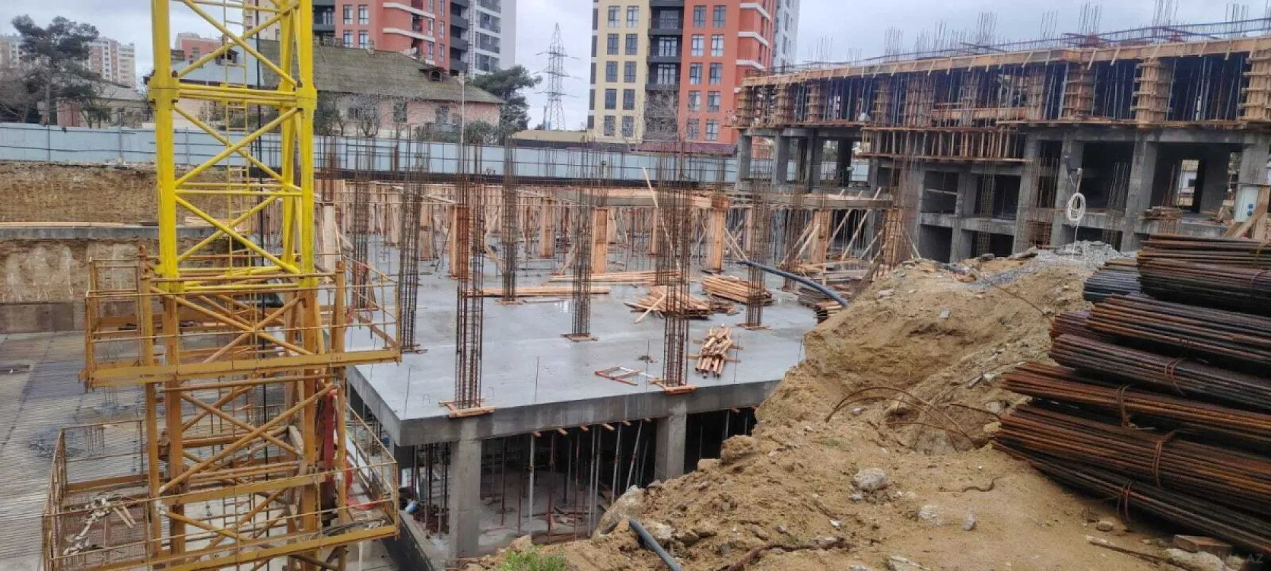 Satılır 3 otaqlı mənzil 94 m²