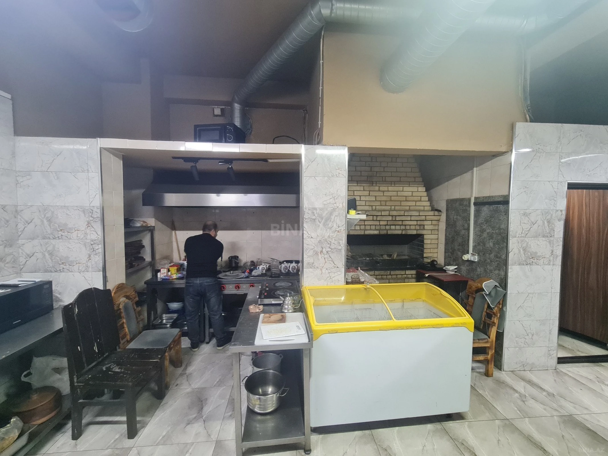 Satılır obyekt 400 m²