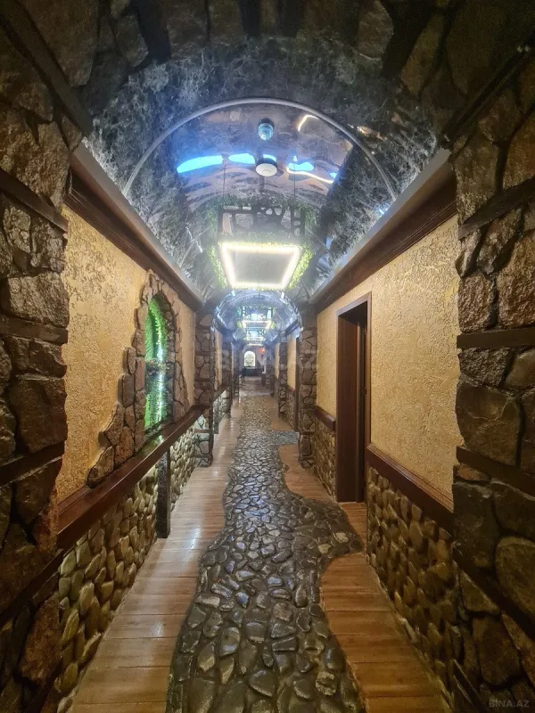 Satılır obyekt 400 m²