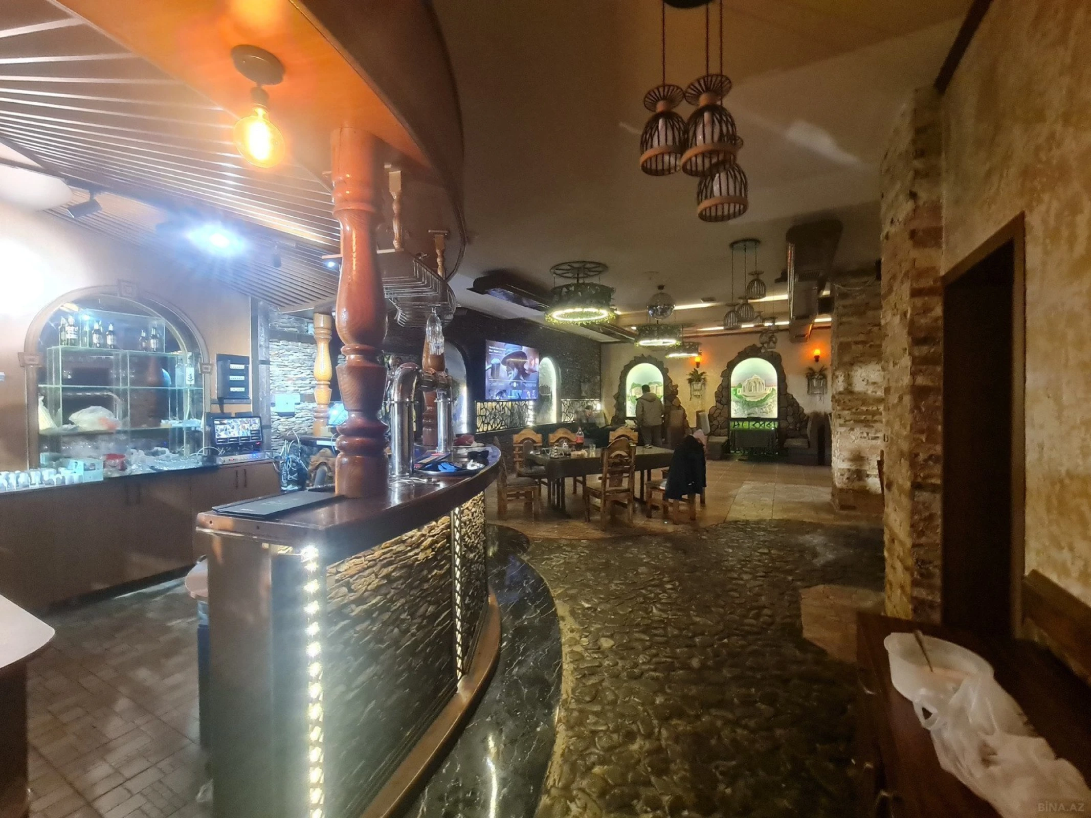 Satılır obyekt 400 m²