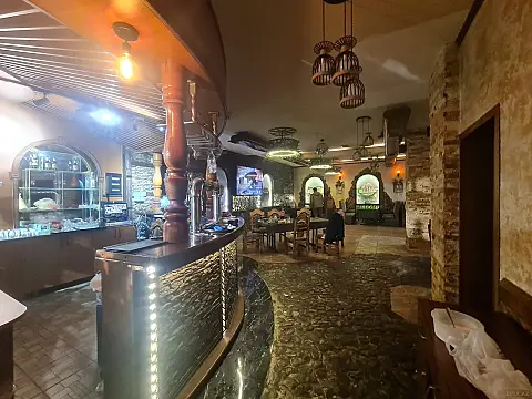 Satılır obyekt 400 m²