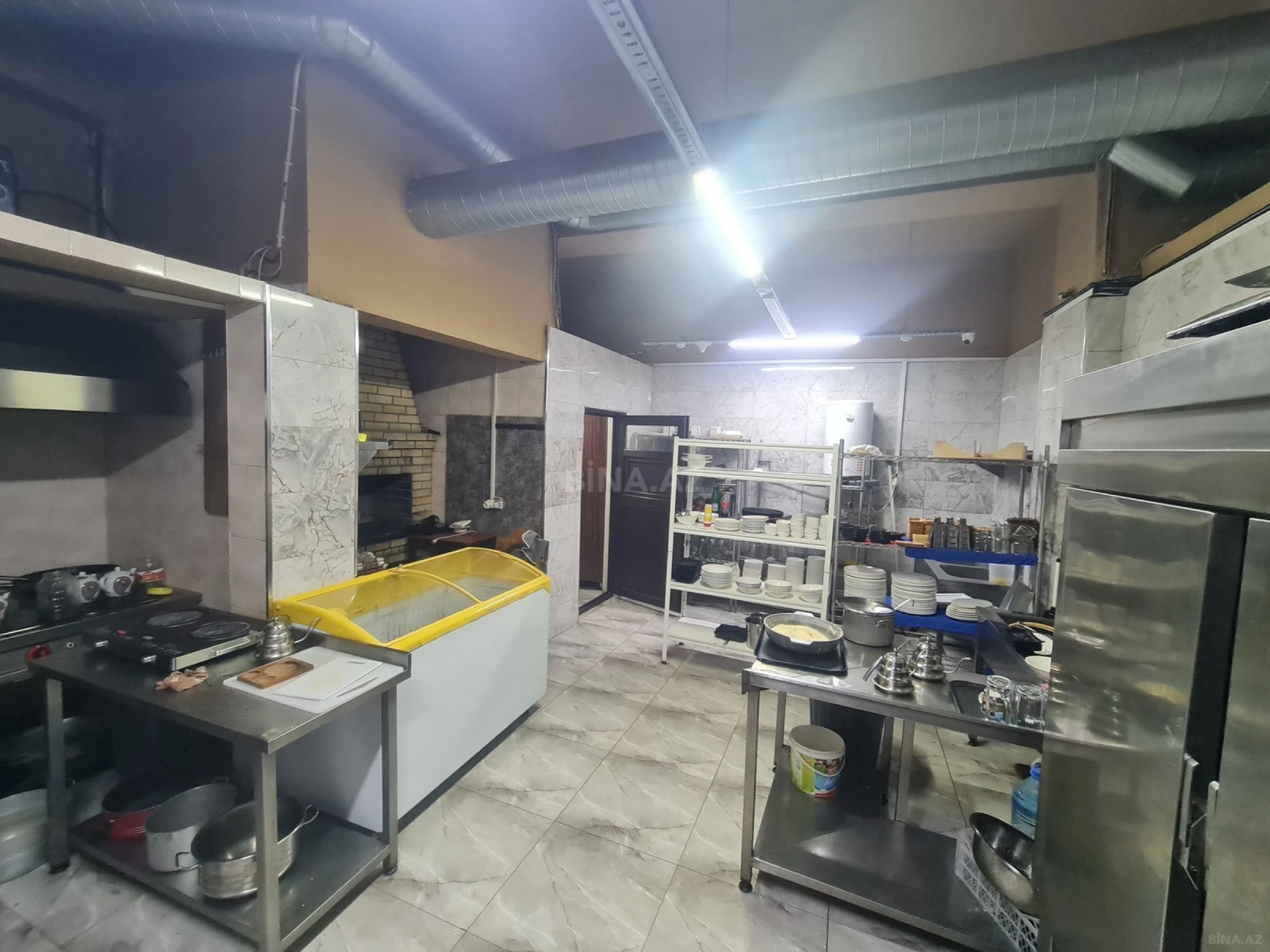 Satılır obyekt 400 m²