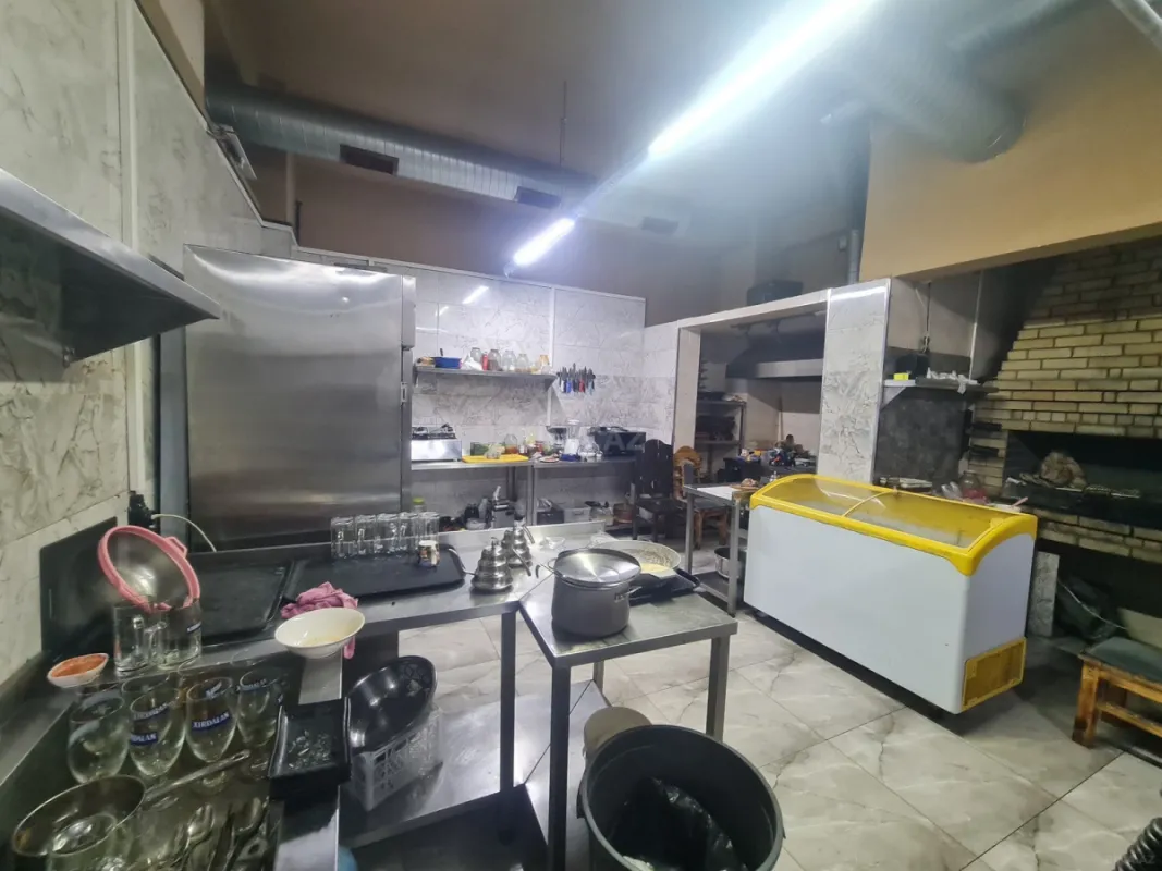 Satılır obyekt 400 m²