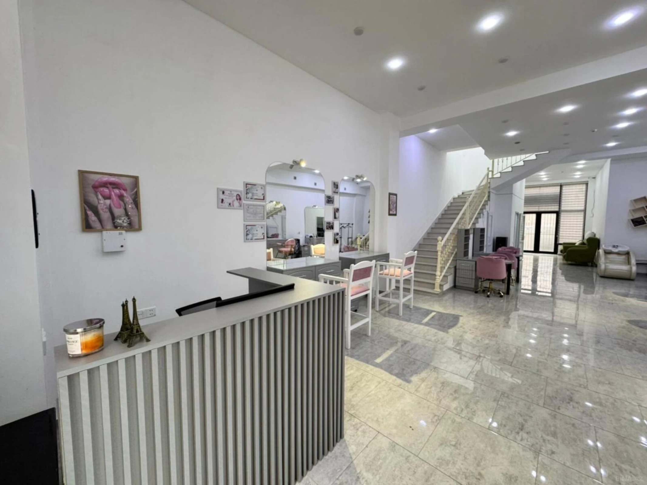 Kirayə verilir obyekt 210 m²