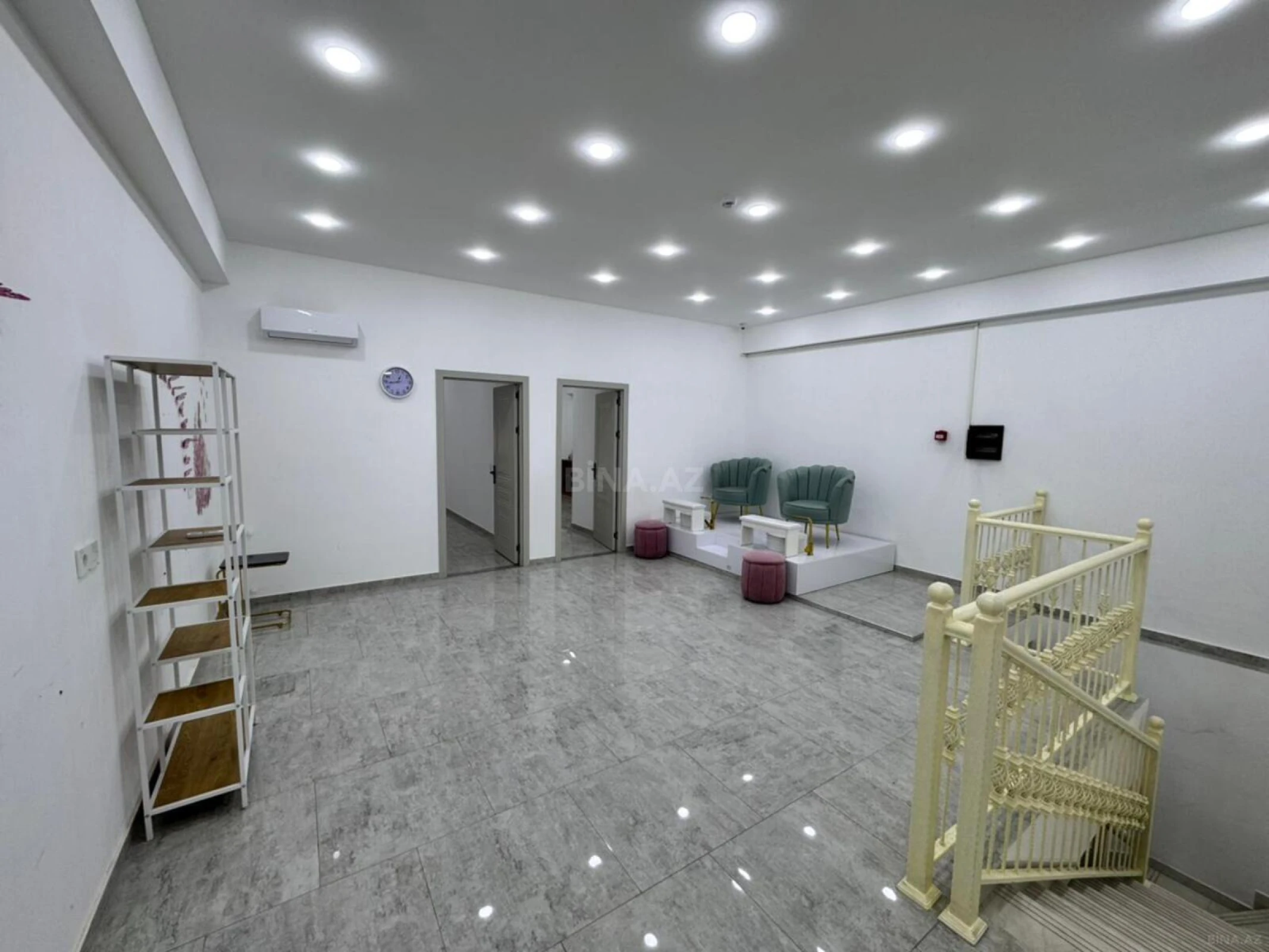 Kirayə verilir obyekt 210 m²