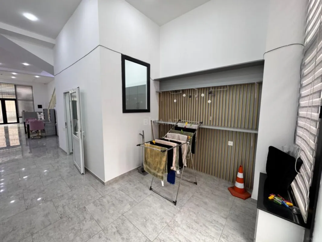 Kirayə verilir obyekt 210 m²