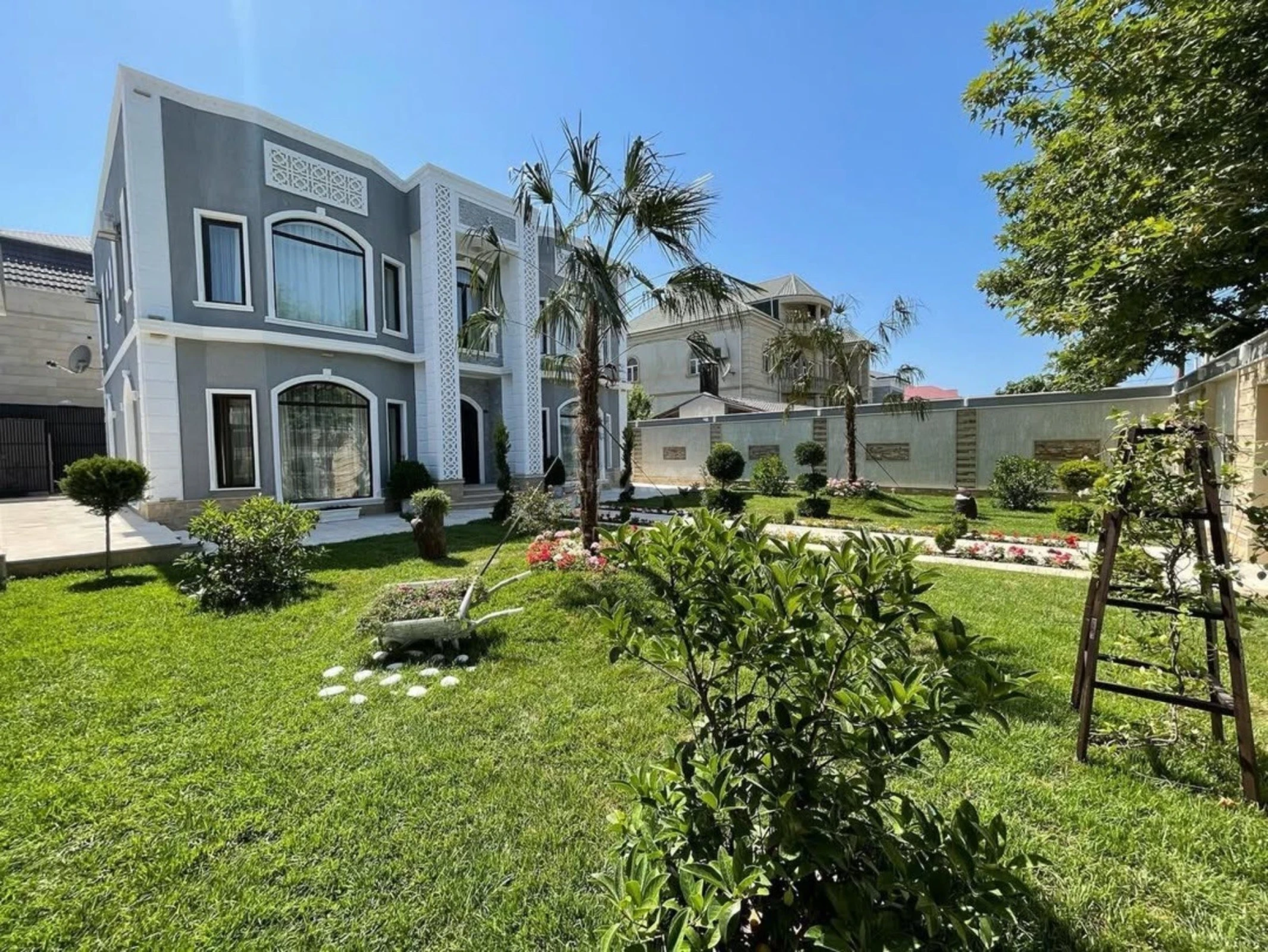 Kirayə verilir 5 otaqlı həyət evi 300 m²