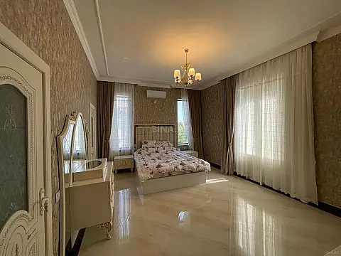 Kirayə verilir 5 otaqlı həyət evi 300 m²