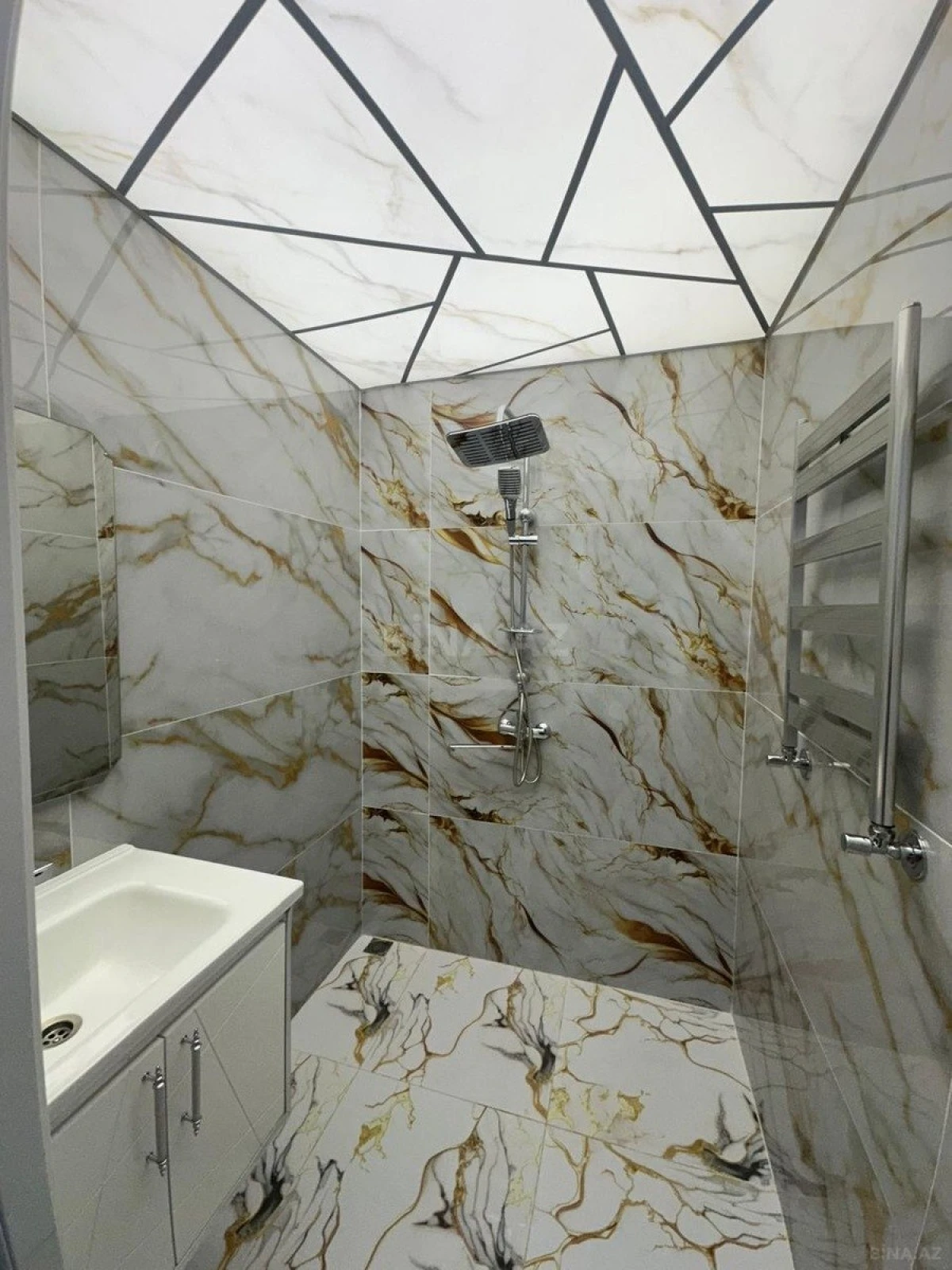 Satılır 2 otaqlı mənzil 55 m²