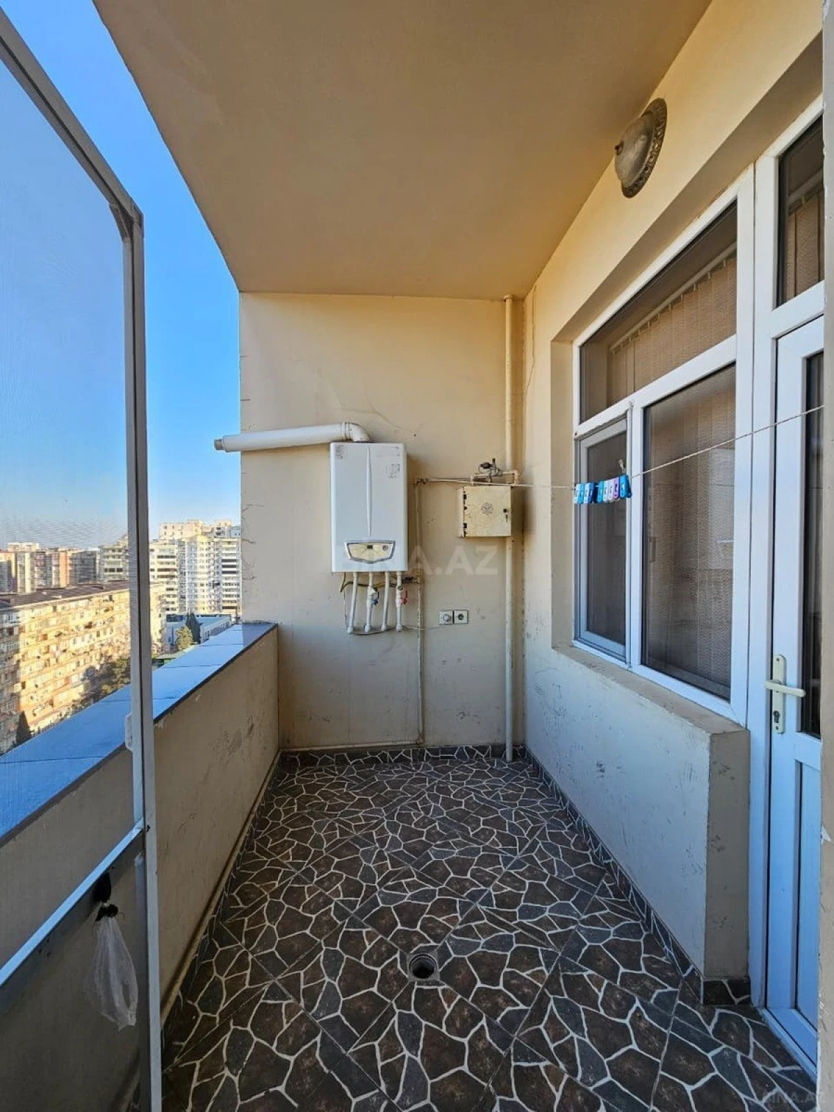 Satılır 2 otaqlı mənzil 57 m²