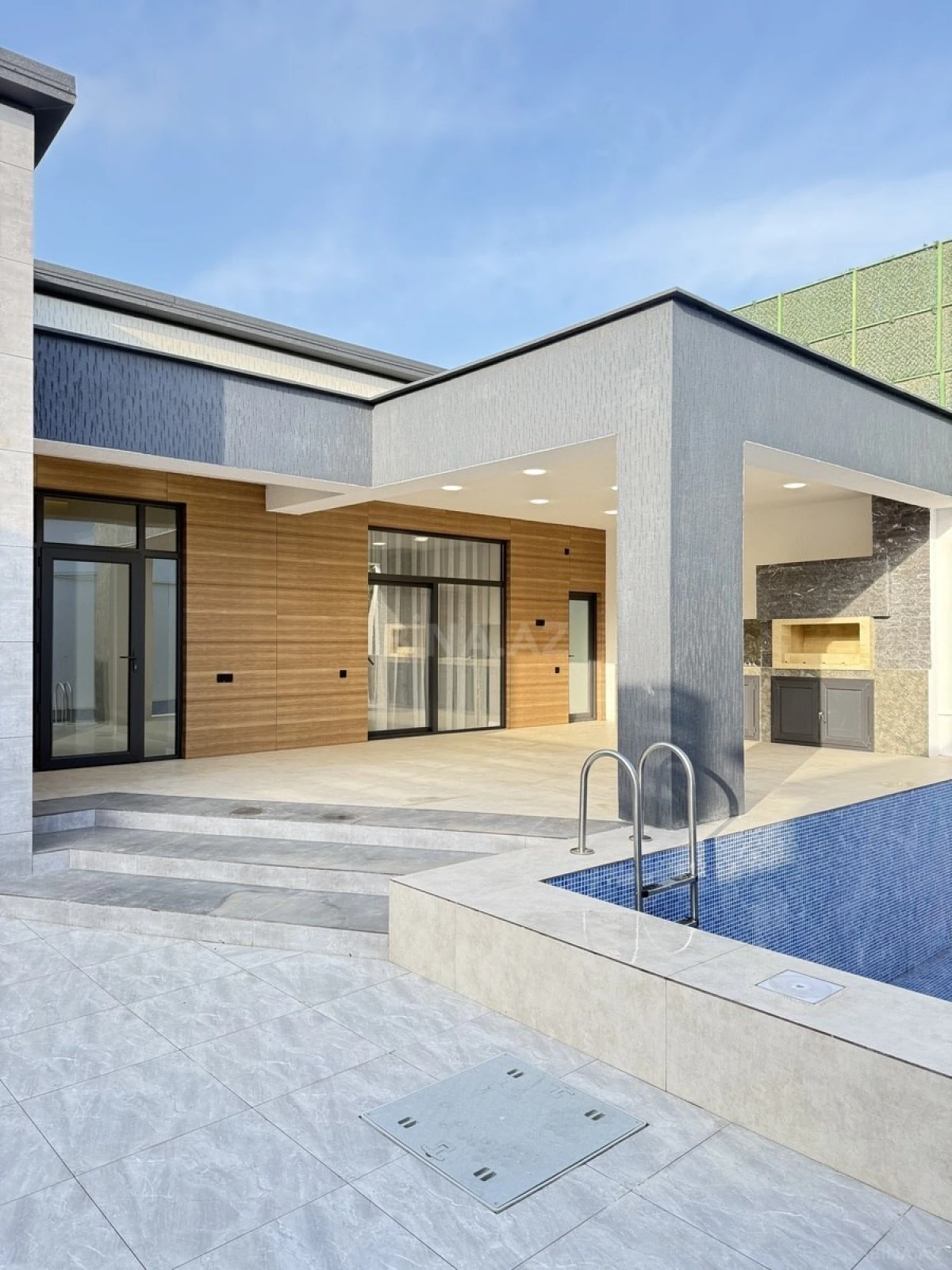 Satılır 4 otaqlı həyət evi 160 m²