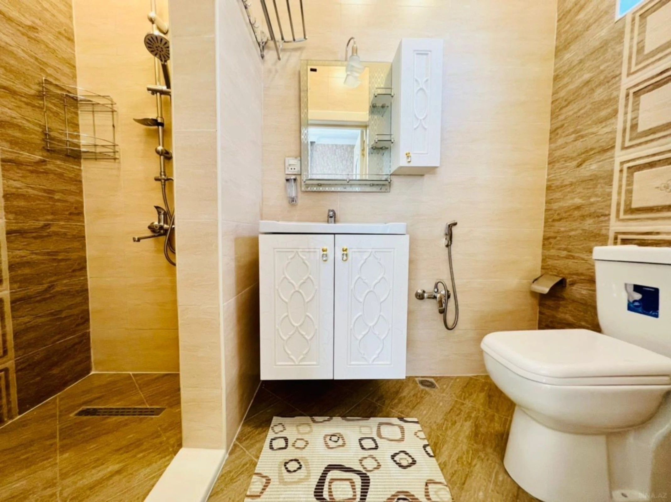 Kirayə verilir 6 otaqlı həyət evi 540 m²