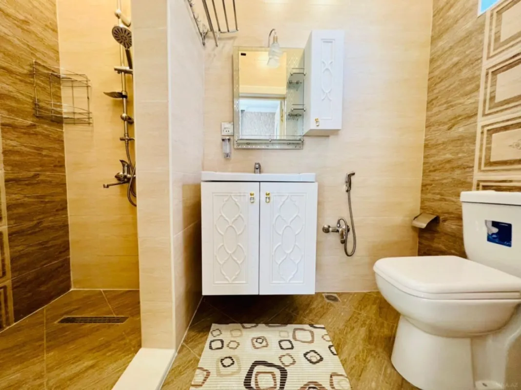 Kirayə verilir 6 otaqlı həyət evi 540 m²