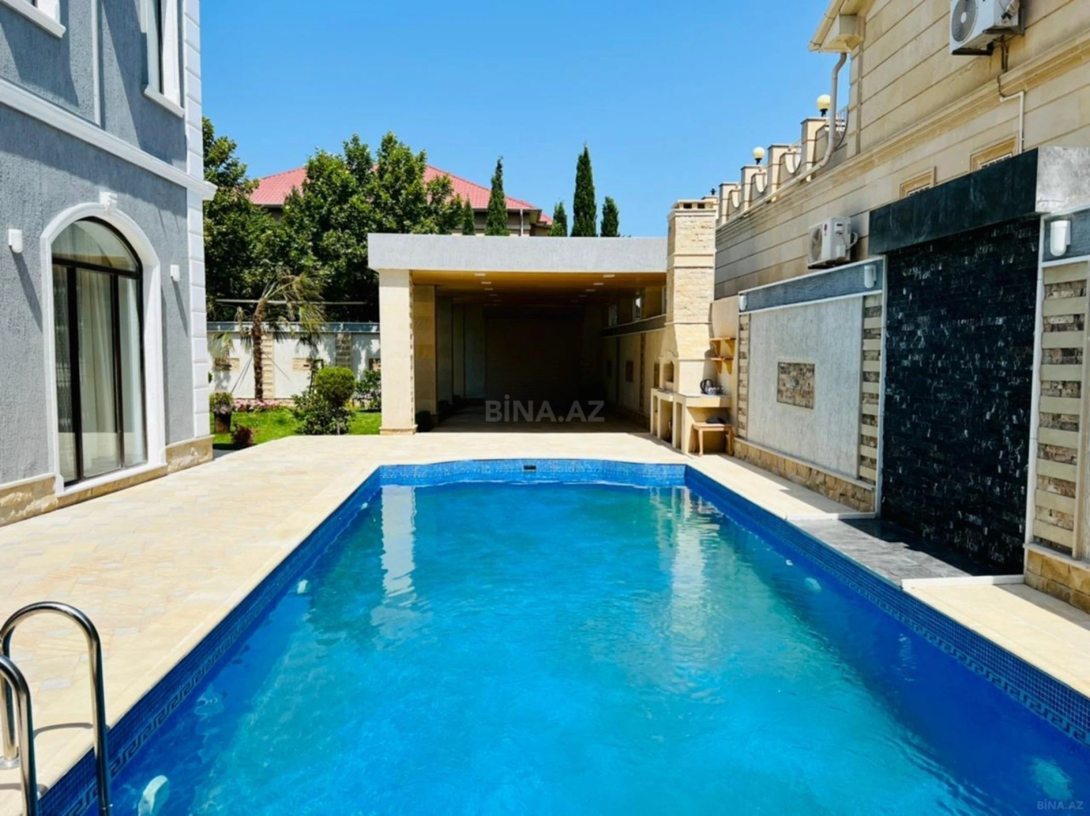 Kirayə verilir 6 otaqlı həyət evi 540 m²