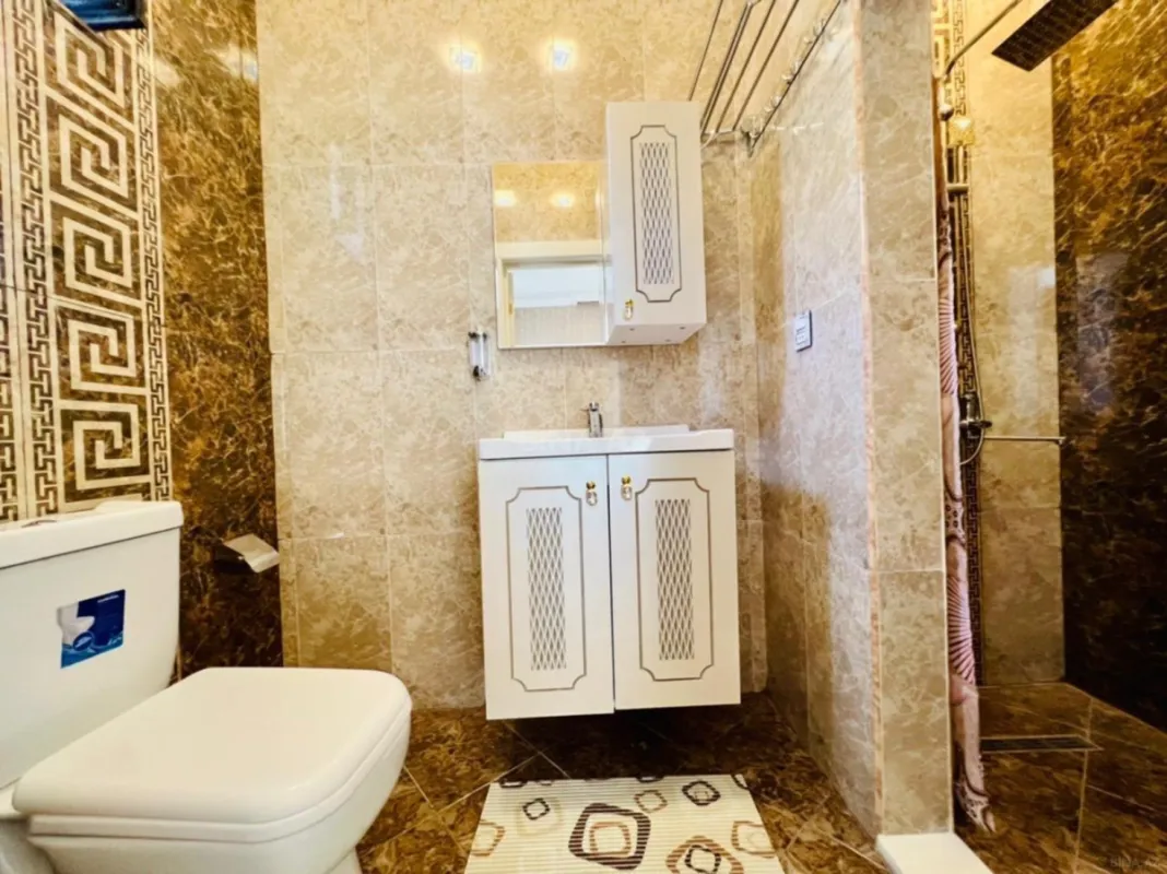 Kirayə verilir 6 otaqlı həyət evi 540 m²