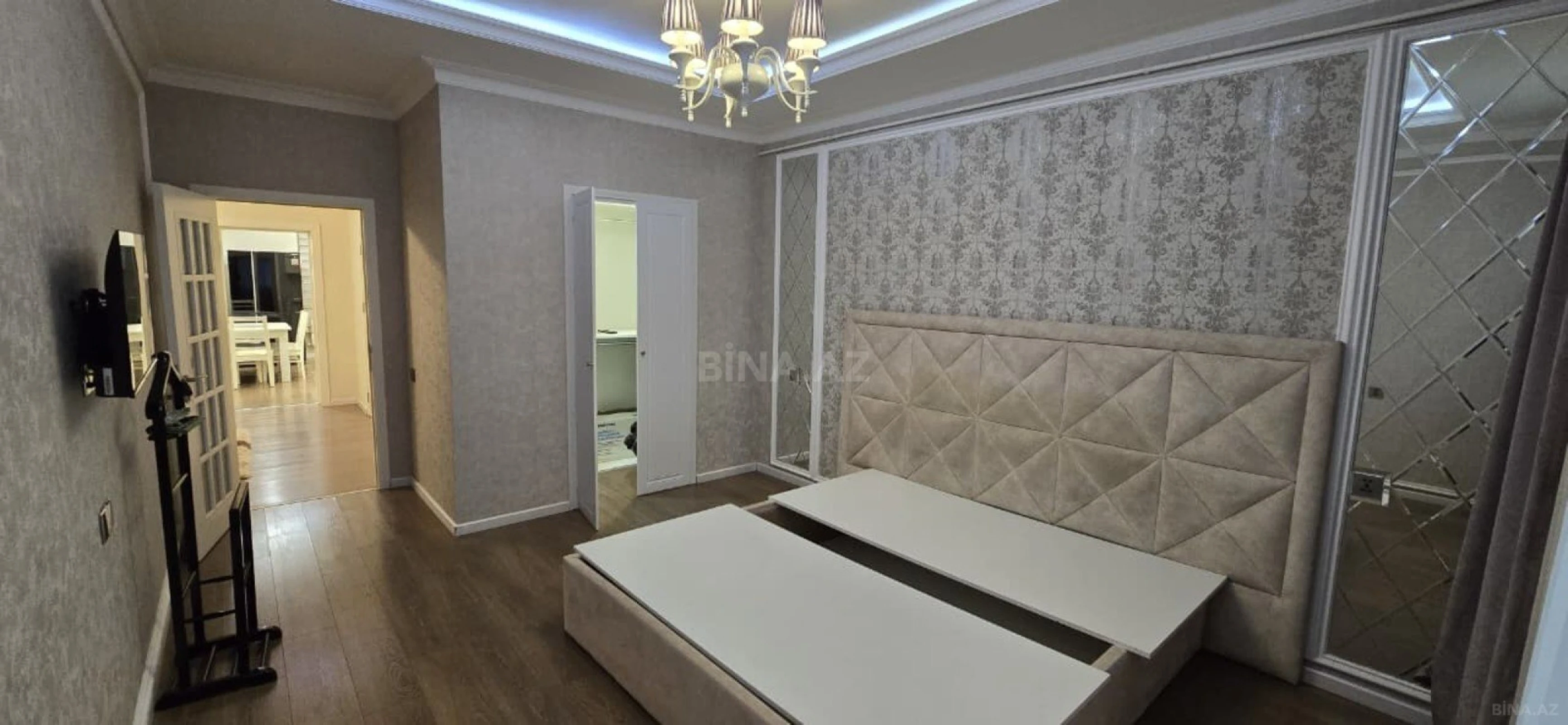 Satılır 3 otaqlı mənzil 130 m²