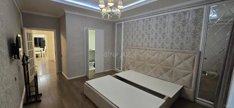 Satılır 3 otaqlı mənzil 130 m²