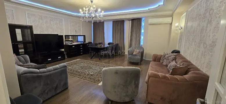 Satılır 3 otaqlı mənzil 130 m²