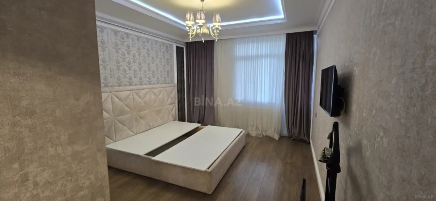 Satılır 3 otaqlı mənzil 130 m²