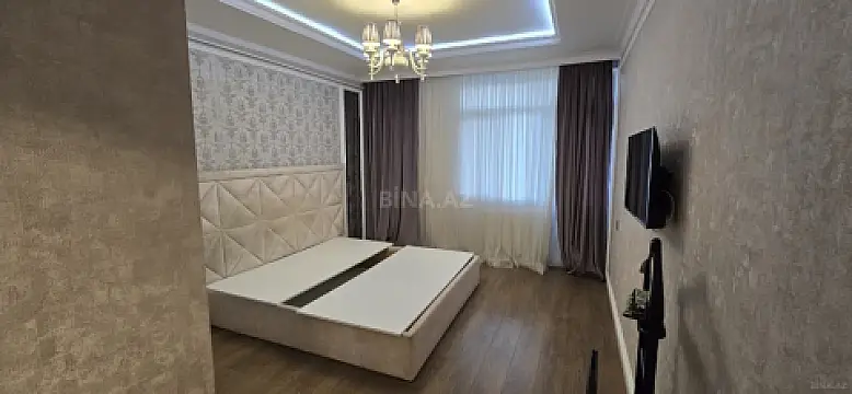 Satılır 3 otaqlı mənzil 130 m²