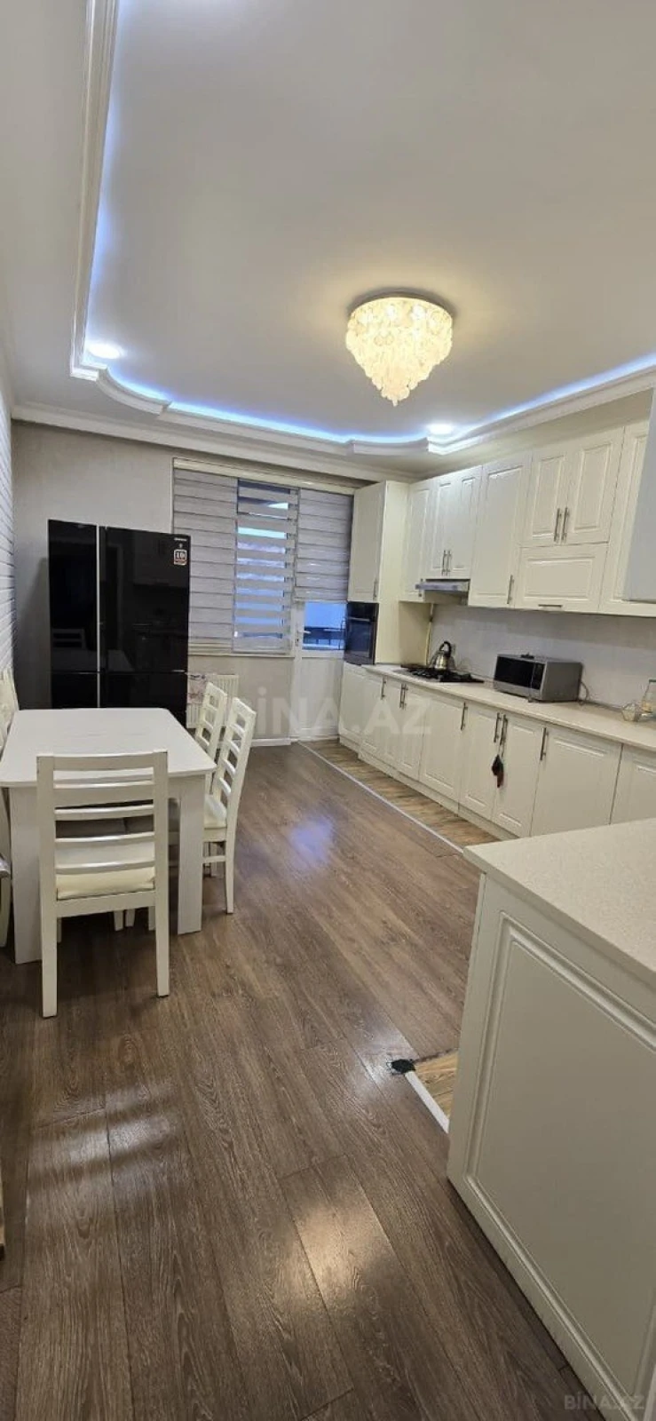 Satılır 3 otaqlı mənzil 130 m²