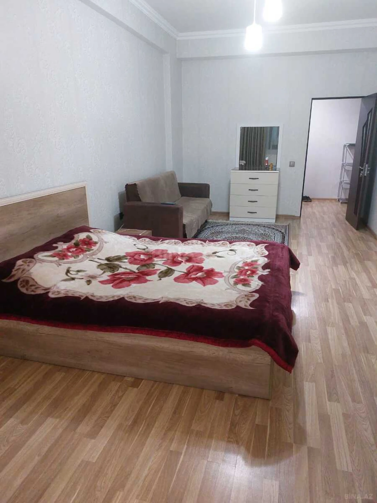 Kirayə verilir 1 otaqlı mənzil 60 m²