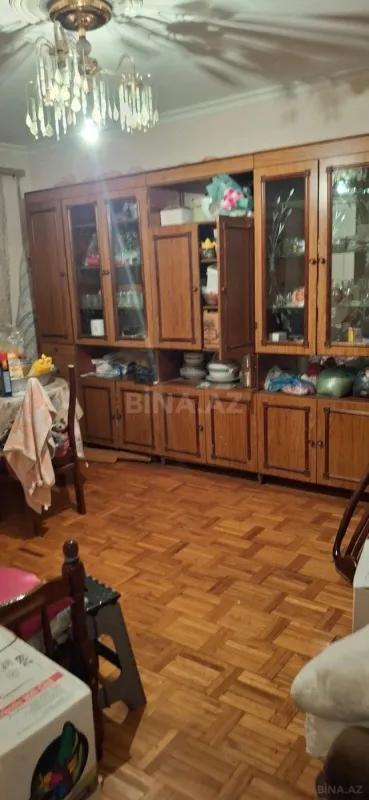 Satılır 5 otaqlı mənzil 120 m²