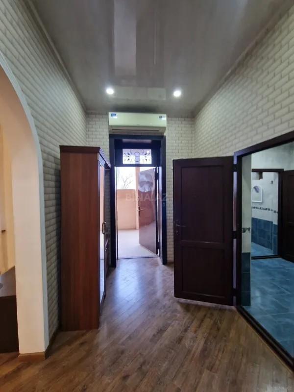 Satılır 5 otaqlı həyət evi 170 m²